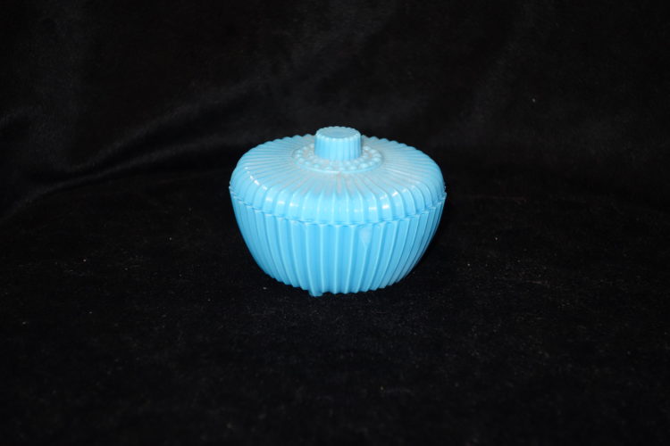 Akro Agate Puff Box - Ribbed