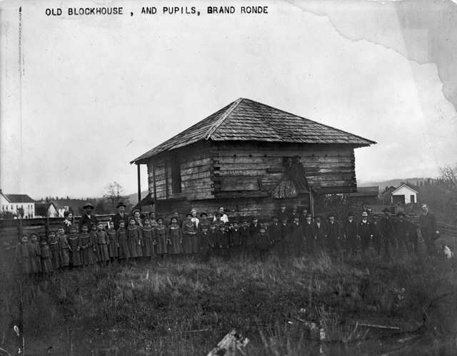 Yamhill Blockhouse with Children and Teachers.jpg